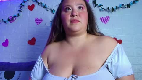 Emma Miel  online show from November 19, 2025, 1:38 am