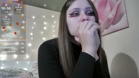 emma_just online show from November 3, 2025, 8:32 pm