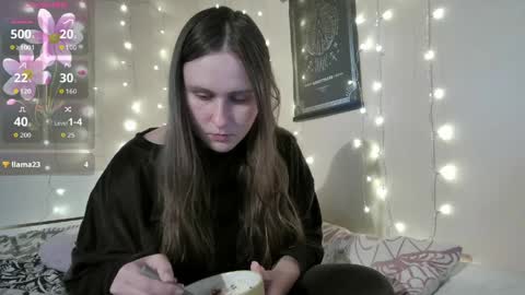 Snapshot of emma_just chatting on April 16, 2026, 8:04 am emma_just online show from April 16, 2026, 8:04 am
