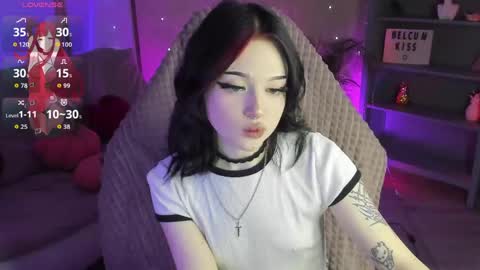 emma_kirks online show from May 21, 2026, 12:56 pm
