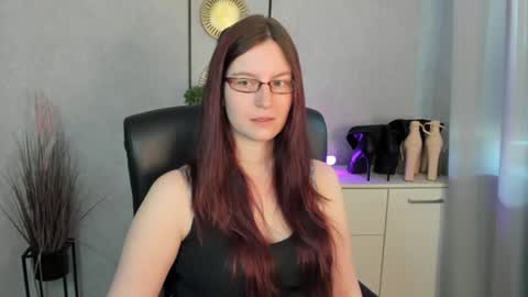 Snapshot of emma_lust94 chatting on June 19, 2026, 6:29 am emma online show from June 19, 2026, 6:29 am