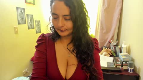 Snapshot of emma_luxy chatting on December 21, 2024, 1:10 pm  emma luxy online show from December 21, 2024, 1:10 pm