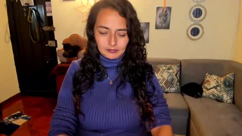 Snapshot of emma_luxy chatting on March 4, 2025, 1:12 am  emma luxy online show from March 4, 2025, 1:12 am