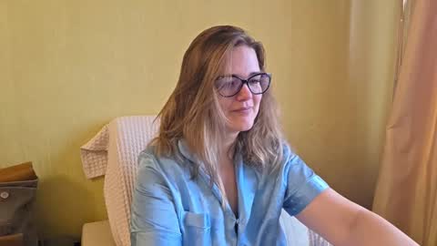 emma_misty_ online show from October 14, 2025, 6:14 am