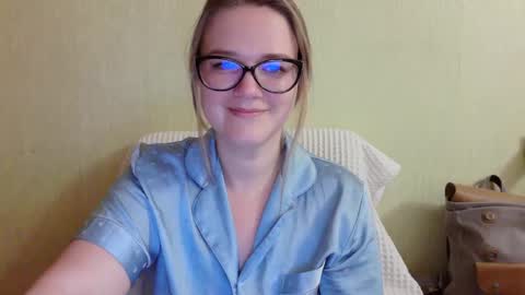 emma_misty_ online show from October 18, 2025, 5:35 pm