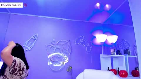 Emma Monserratt online show from April 15, 2026, 11:06 am