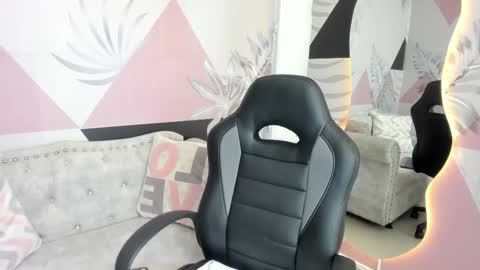 Emma online show from March 12, 2025, 7:38 pm