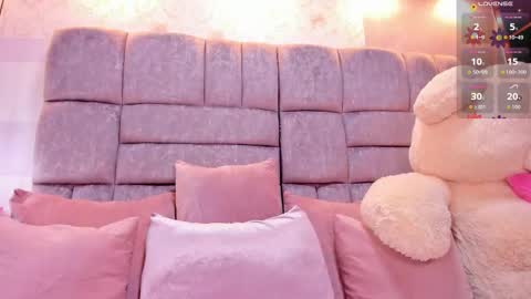 Emma  online show from November 28, 2025, 4:53 pm