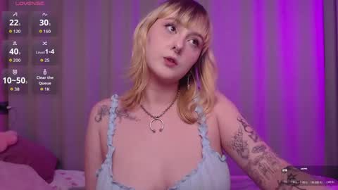 Snapshot of emma_thomps chatting on May 23, 2026, 2:10 pm Rose online show from May 23, 2026, 2:10 pm