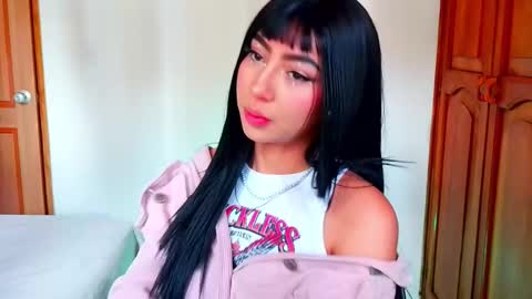 Emma web online show from November 1, 2025, 4:20 pm