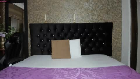 Snapshot of emma_xue chatting on March 11, 2025, 1:48 am Emma online show from March 11, 2025, 1:48 am