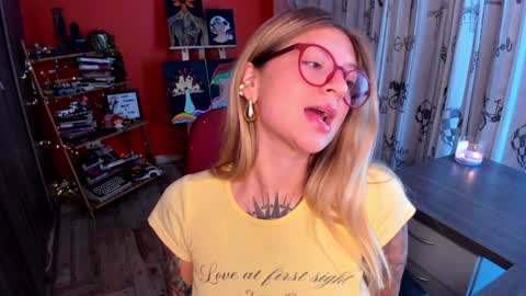 Ema .l. online show from January 13, 2025, 11:17 pm