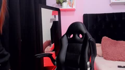 Emma  online show from December 17, 2025, 4:40 am