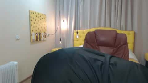 emmaellison924117 online show from May 1, 2026, 6:40 am