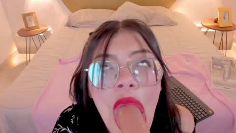 Snapshot of emmahale_ chatting on January 22, 2025, 12:06 pm Emma online show from January 22, 2025, 12:06 pm