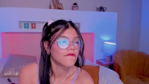 Snapshot of emmahale_ chatting on February 22, 2025, 10:07 am Emma online show from February 22, 2025, 10:07 am