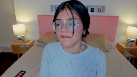 Snapshot of emmahale_ chatting on March 1, 2025, 3:53 am Emma online show from March 1, 2025, 3:53 am