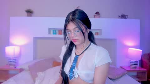 Snapshot of emmahale_ chatting on March 7, 2025, 7:08 am Emma online show from March 7, 2025, 7:08 am