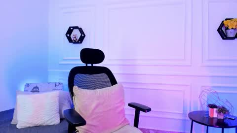 Snapshot of emmajohanson chatting on March 6, 2026, 6:37 pm emmajohanson online show from March 6, 2026, 6:37 pm