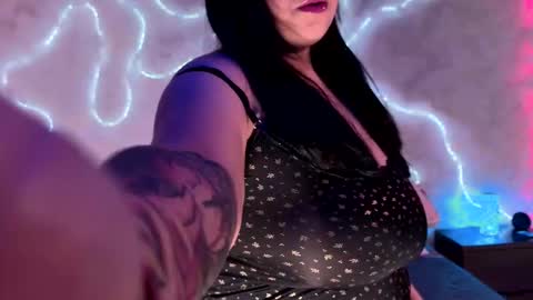  Emma  online show from December 17, 2025, 5:13 am