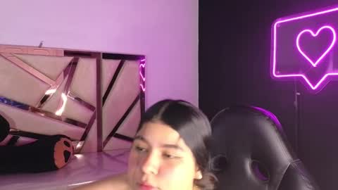 Snapshot of emmalee_a chatting on January 26, 2025, 5:44 pm Emma online show from January 26, 2025, 5:44 pm