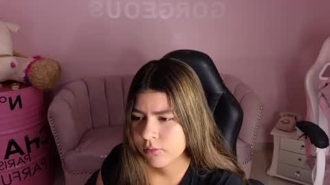 Snapshot of emmalee_a chatting on February 20, 2025, 10:37 am Emma online show from February 20, 2025, 10:37 am