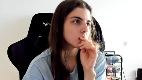 Snapshot of emmamon chatting on April 5, 2026, 1:08 pm Emma online show from April 5, 2026, 1:08 pm