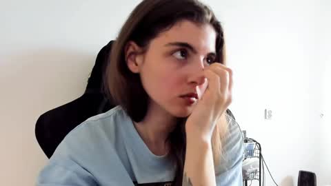 Snapshot of emmamon chatting on April 25, 2026, 1:03 pm Emma online show from April 25, 2026, 1:03 pm