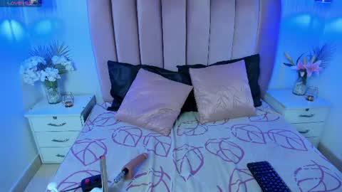 Snapshot of emmarogerss_ chatting on July 15, 2026, 4:51 am emmarogerss_ online show from July 15, 2026, 4:51 am