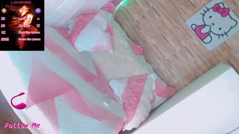 Snapshot of emmasummers469 chatting on December 10, 2024, 2:17 pm Emma online show from December 10, 2024, 2:17 pm