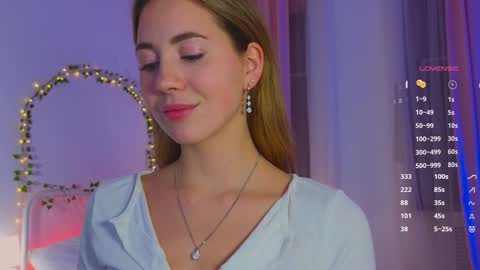 Snapshot of emmi_rosee chatting on January 21, 2025, 3:43 pm Miss Emmi online show from January 21, 2025, 3:43 pm