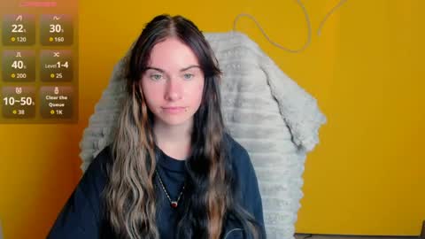 Snapshot of emmi_rossum chatting on June 19, 2026, 11:25 am Emmi online show from June 19, 2026, 11:25 am
