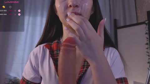 Snapshot of emmicanfly chatting on March 15, 2026, 10:21 am Emmi online show from March 15, 2026, 10:21 am