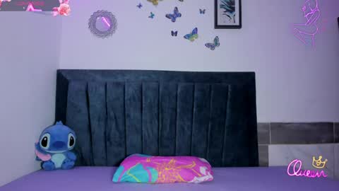 Snapshot of emmie_bunny chatting on May 3, 2026, 11:22 pm Emmie online show from May 3, 2026, 11:22 pm