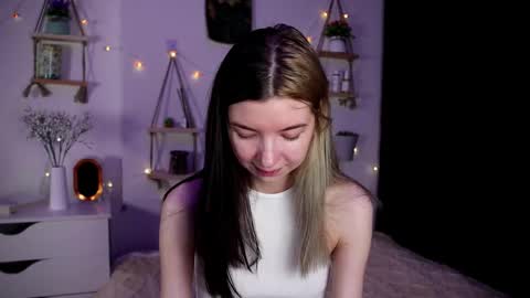 emmie_everly online show from October 21, 2025, 7:36 pm