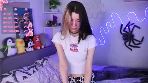 emmie_everly online show from February 16, 2026, 11:50 am