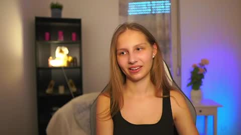 Emmie online show from April 1, 2026, 1:41 pm