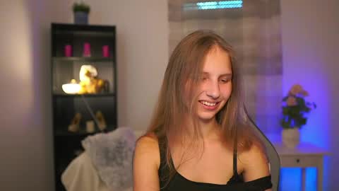 Emmie online show from May 21, 2026, 2:13 pm