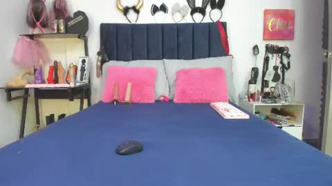 Snapshot of emmily_giraldo chatting on June 12, 2026, 12:26 pm online show from June 12, 2026, 12:26 pm