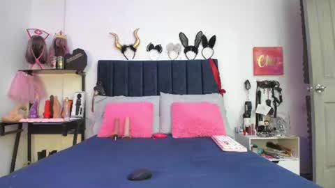 Snapshot of emmily_giraldo chatting on July 7, 2026, 12:42 pm online show from July 7, 2026, 12:42 pm