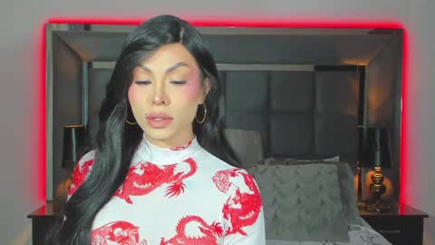 Emmily Santibaez online show from December 10, 2024, 1:55 pm