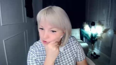 emmmam online show from November 6, 2025, 10:27 am