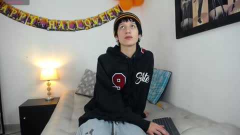 Snapshot of emmo_boy chatting on October 20, 2025, 2:34 am SERGIO online show from October 20, 2025, 2:34 am