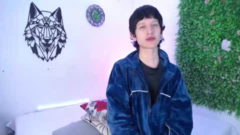 Snapshot of emmo_boy chatting on December 2, 2025, 12:32 pm SERGIO online show from December 2, 2025, 12:32 pm