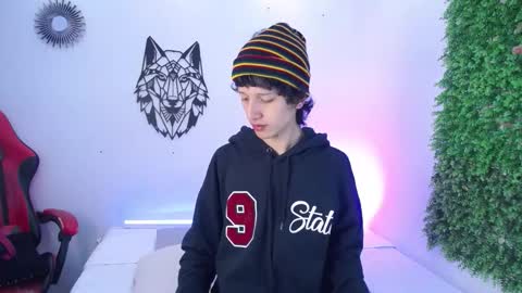 Snapshot of emmo_boy chatting on December 4, 2025, 12:25 pm SERGIO online show from December 4, 2025, 12:25 pm