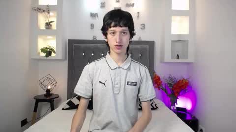 Snapshot of emmo_boy chatting on December 5, 2025, 4:21 am SERGIO online show from December 5, 2025, 4:21 am