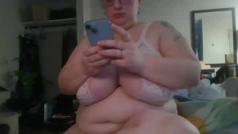 Snapshot of emmthaluscious chatting on January 22, 2025, 7:03 pm emmthaluscious online show from January 22, 2025, 7:03 pm