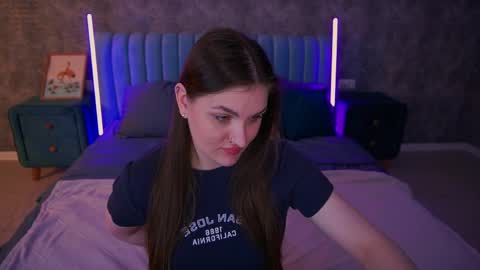 Snapshot of emmycharm chatting on April 5, 2026, 5:37 am E M M Y online show from April 5, 2026, 5:37 am