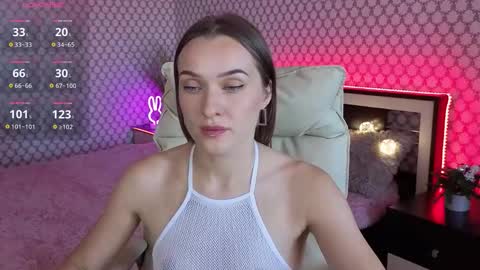 Snapshot of emmyskyy chatting on September 23, 2025, 9:23 am Emma online show from September 23, 2025, 9:23 am
