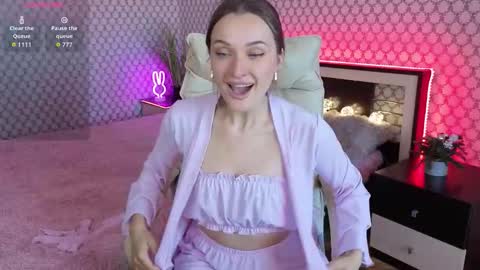 Snapshot of emmyskyy chatting on September 26, 2025, 9:02 am Emma online show from September 26, 2025, 9:02 am